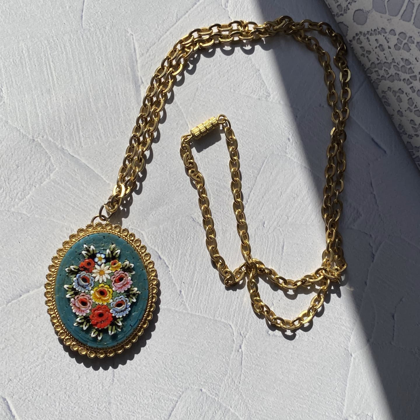 フローラルブーケのペンダント