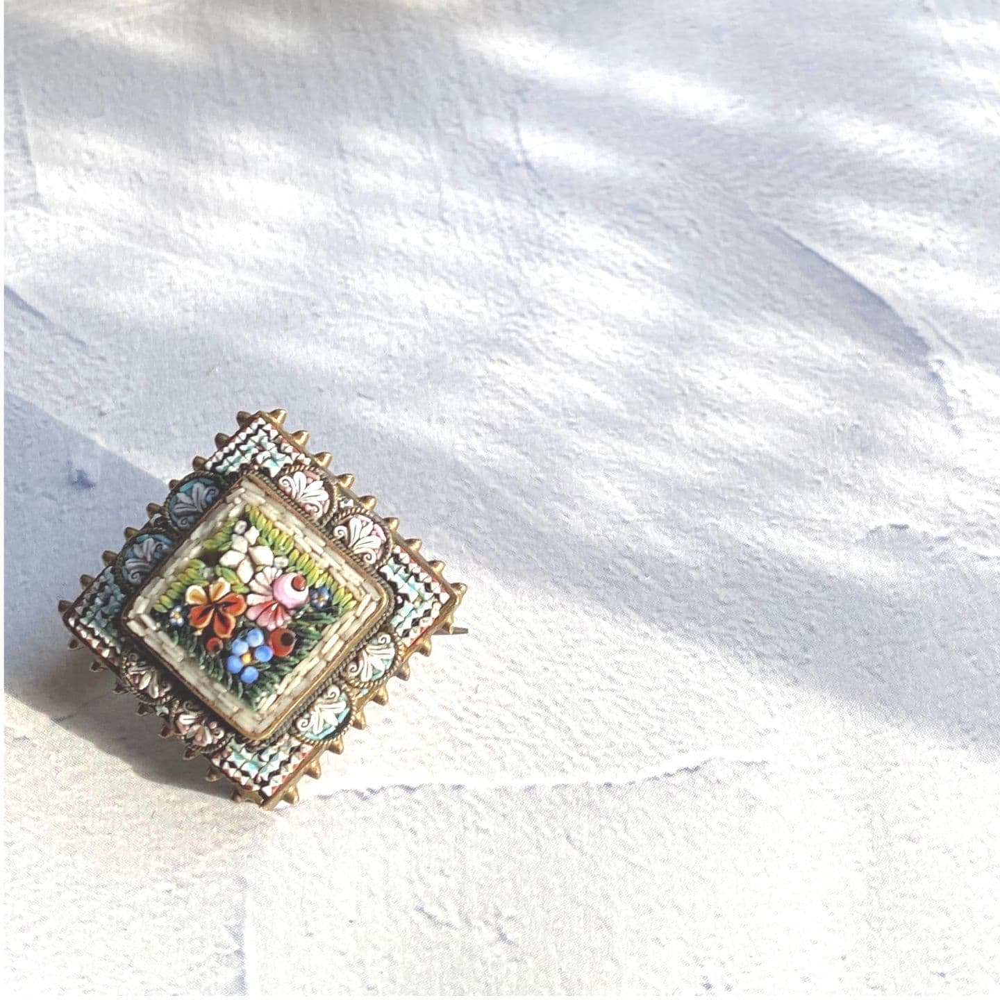 繊細なモザイク