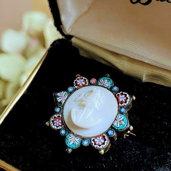 マイクロモザイクフレーム　アンティーク　カメオブローチ