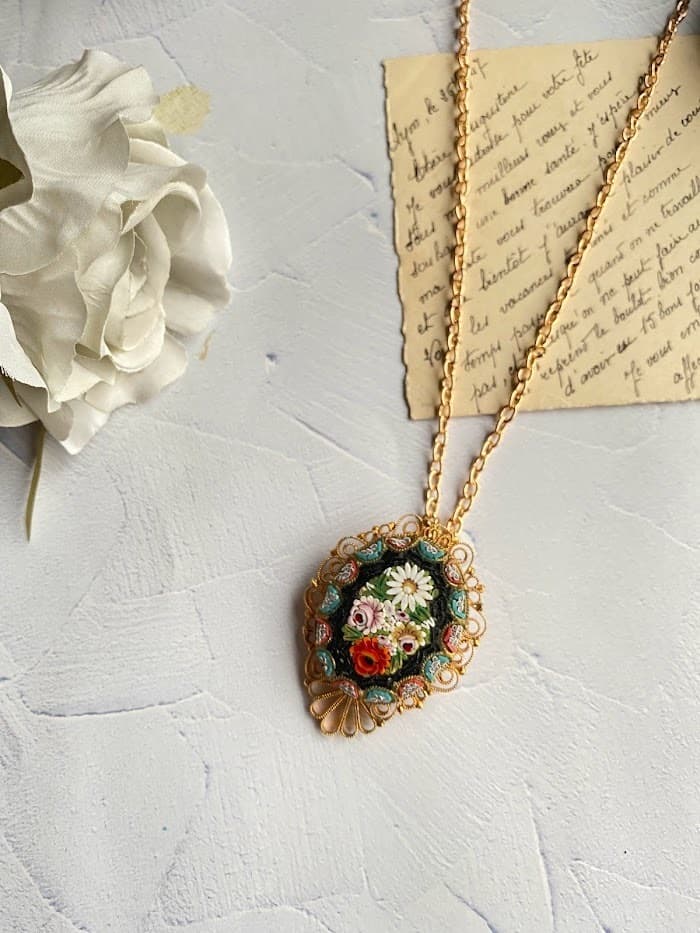 フィリグリーの美しいローズペンダントトップ、ブローチ