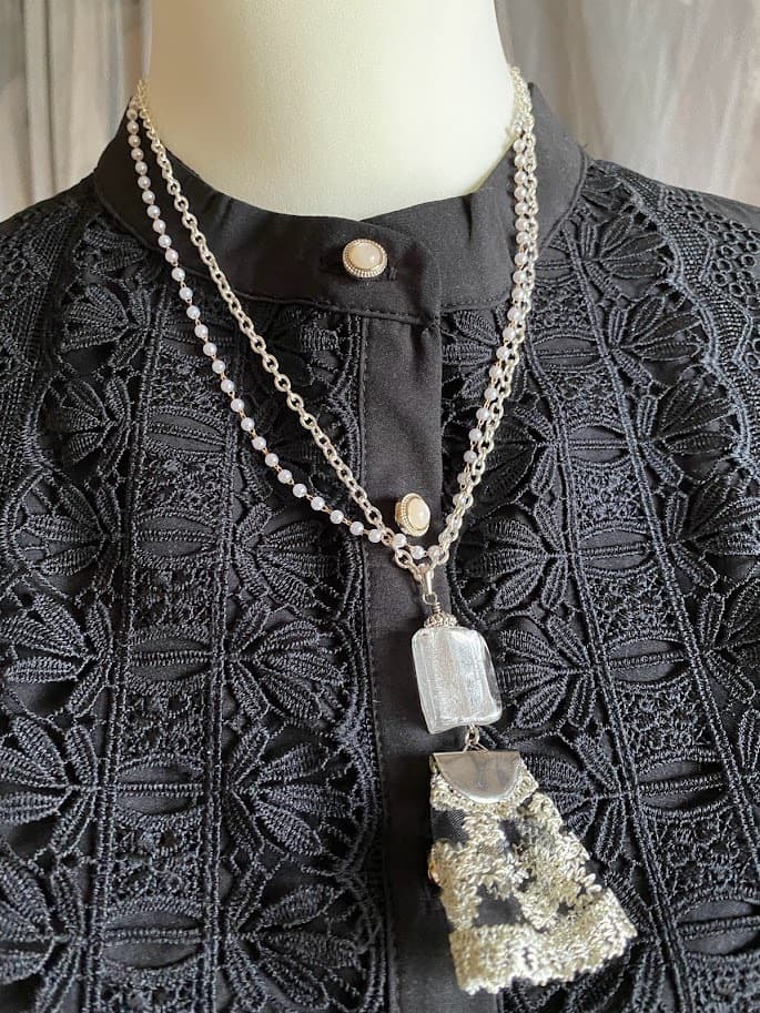 ヴェネチアンビーズのペンダント　氷のダンス